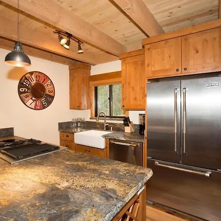 Allenby- Luxurycabin W Cozy Fireplace, Near Northstar!